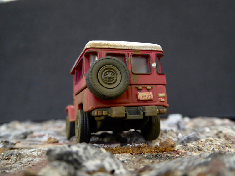 Illustration for article titled Hot Sixty 4th: Toyota Thursday with a beat up Land Cruiser